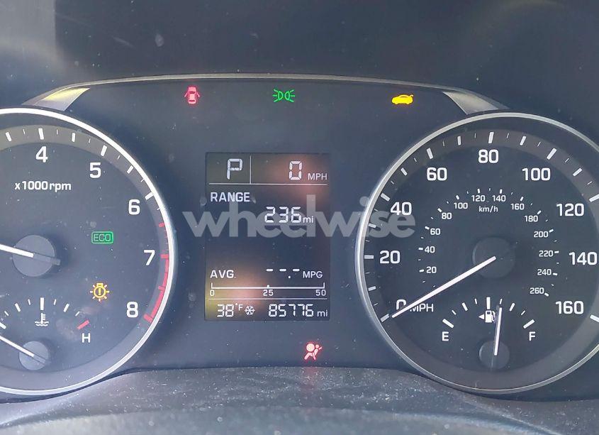 Photo 7 of 2018 Hyundai Elantra SE (VIN 5NPD74LFXJH354570)