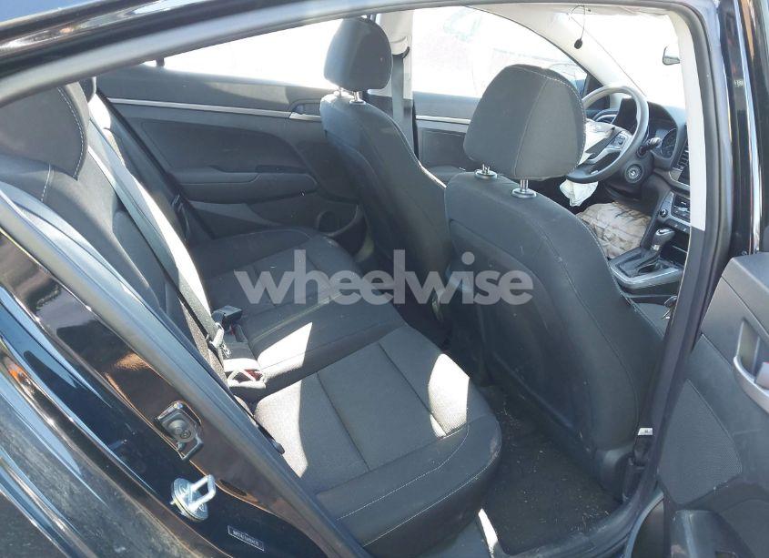 Photo 8 of 2018 Hyundai Elantra SE (VIN 5NPD74LFXJH354570)