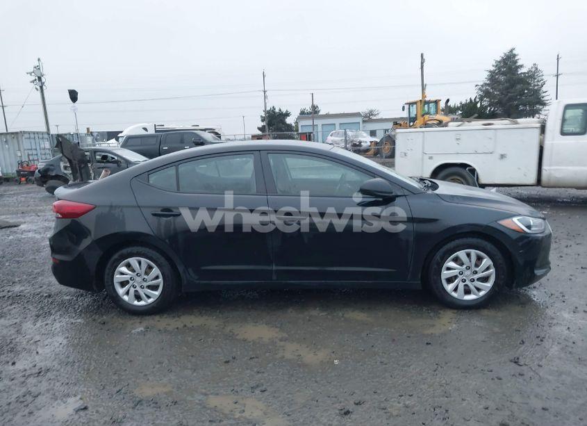 Photo 13 of 2018 Hyundai Elantra SE (VIN 5NPD74LFXJH355993)