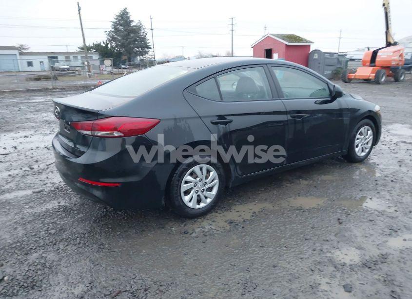 Photo 4 of 2018 Hyundai Elantra SE (VIN 5NPD74LFXJH355993)