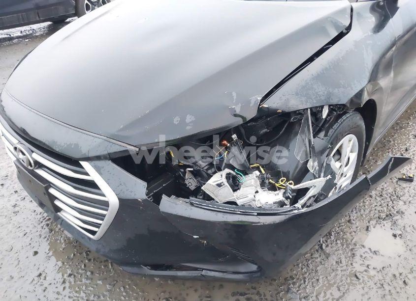 Photo 6 of 2018 Hyundai Elantra SE (VIN 5NPD74LFXJH355993)