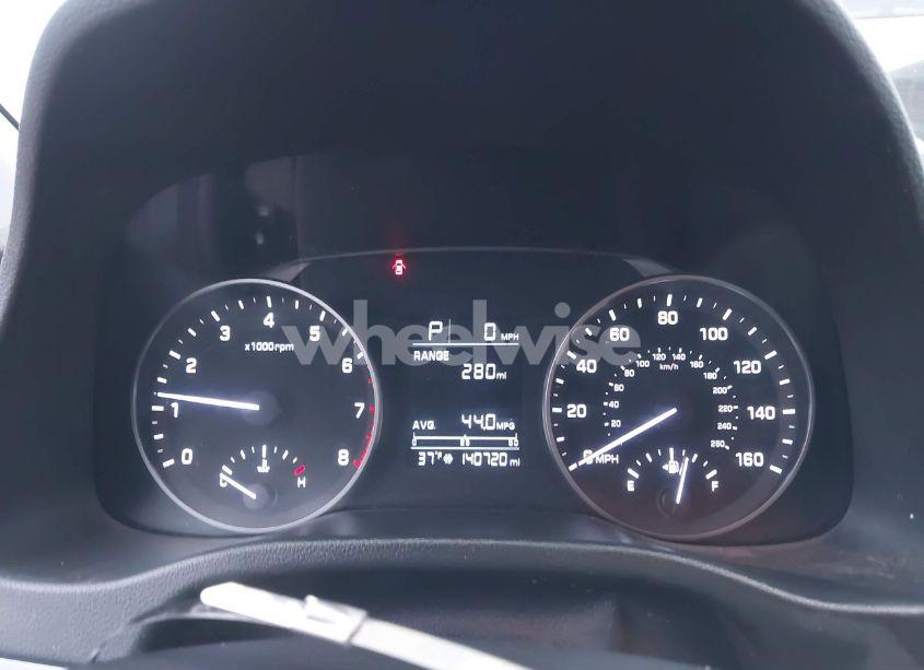 Photo 7 of 2018 Hyundai Elantra SE (VIN 5NPD74LFXJH355993)