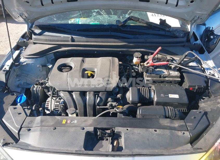 Photo 10 of 2019 Hyundai Elantra SE (VIN 5NPD74LFXKH433867)