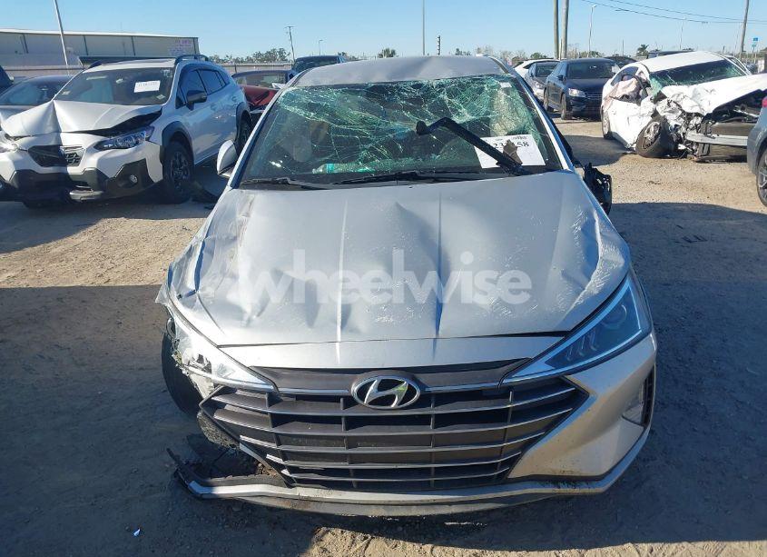 Photo 13 of 2019 Hyundai Elantra SE (VIN 5NPD74LFXKH433867)