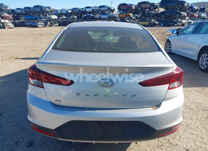 Photo 17 of 2019 Hyundai Elantra SE (VIN 5NPD74LFXKH433867)