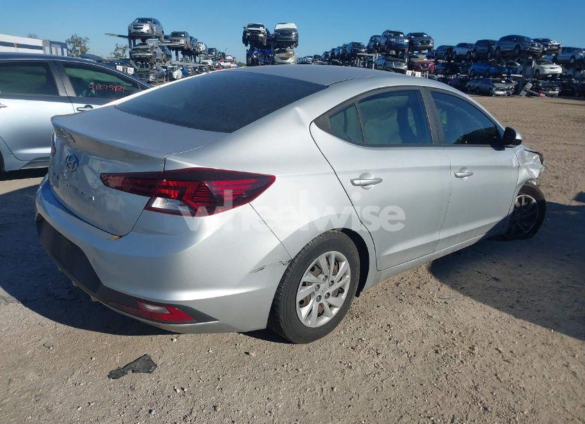 Photo 4 of 2019 Hyundai Elantra SE (VIN 5NPD74LFXKH433867)