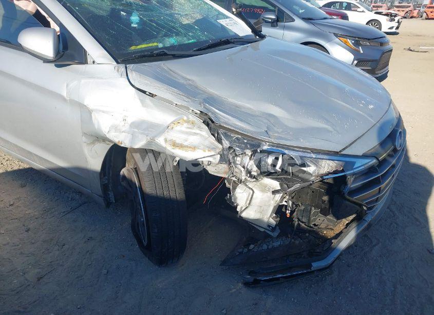 Photo 6 of 2019 Hyundai Elantra SE (VIN 5NPD74LFXKH433867)