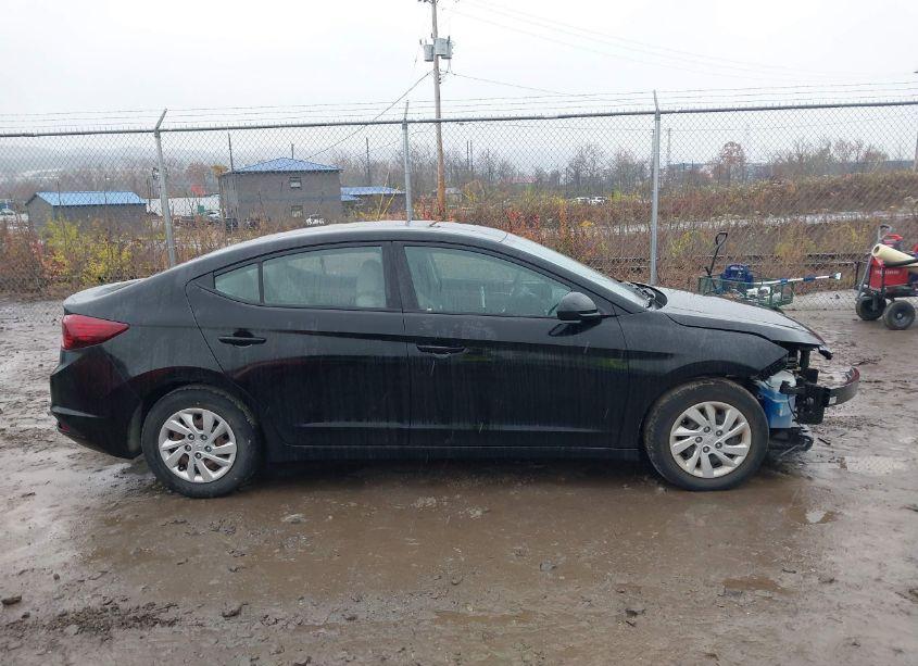 Photo 14 of 2019 Hyundai Elantra SE (VIN 5NPD74LFXKH441662)