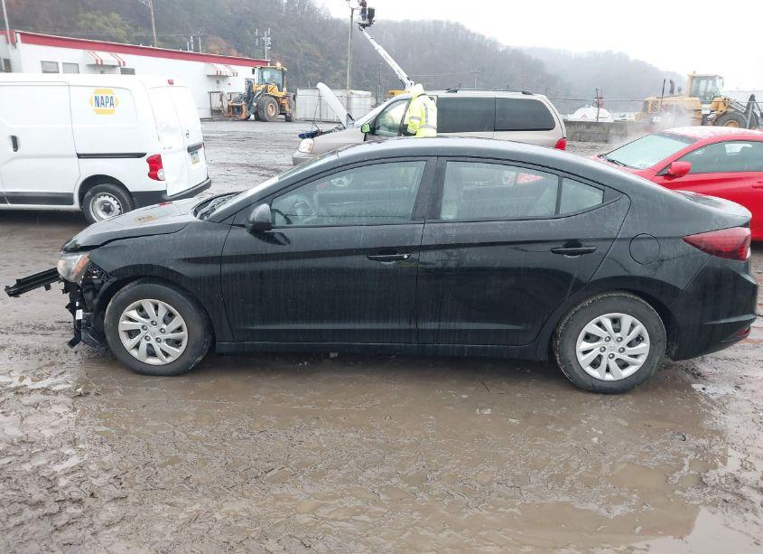 Photo 15 of 2019 Hyundai Elantra SE (VIN 5NPD74LFXKH441662)
