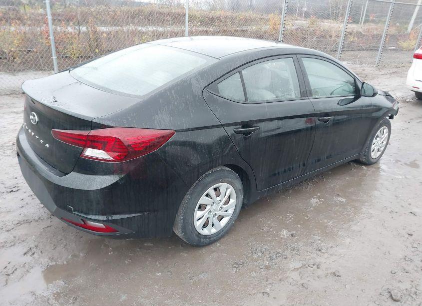 Photo 4 of 2019 Hyundai Elantra SE (VIN 5NPD74LFXKH441662)