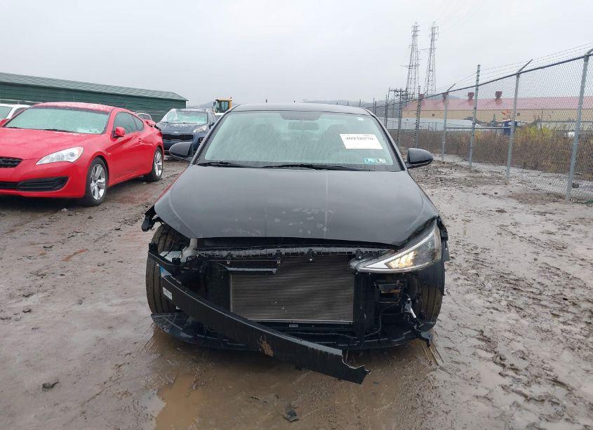 Photo 6 of 2019 Hyundai Elantra SE (VIN 5NPD74LFXKH441662)