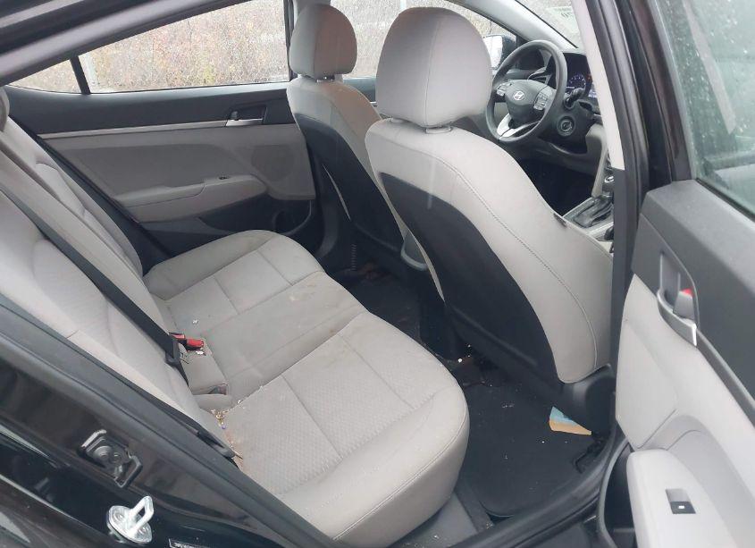 Photo 8 of 2019 Hyundai Elantra SE (VIN 5NPD74LFXKH441662)