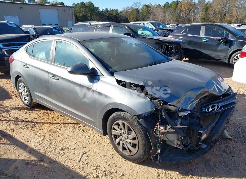 2019 Hyundai Elantra SE (VIN 5NPD74LFXKH442942) main photo