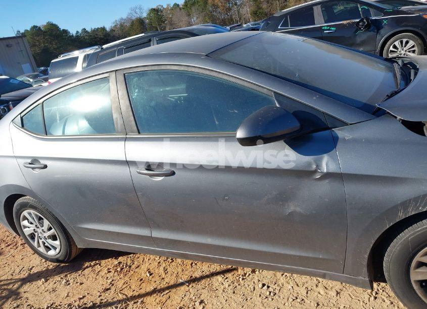 Photo 13 of 2019 Hyundai Elantra SE (VIN 5NPD74LFXKH442942)