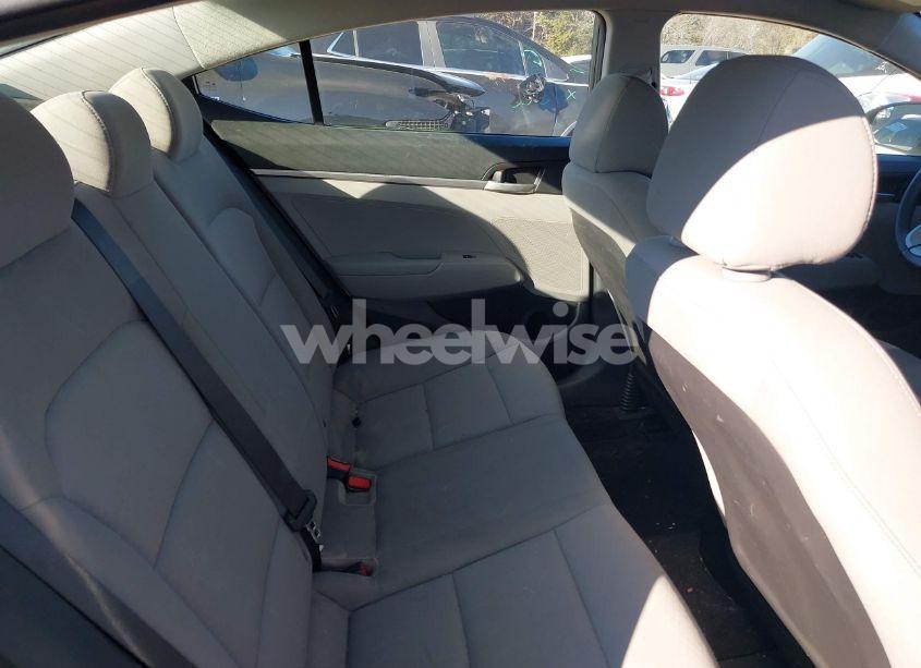 Photo 8 of 2019 Hyundai Elantra SE (VIN 5NPD74LFXKH442942)