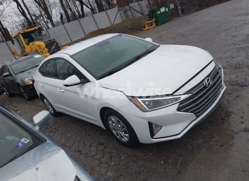 2019 Hyundai Elantra SE (VIN 5NPD74LFXKH445565) main photo