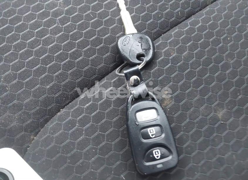 Photo 11 of 2019 Hyundai Elantra SE (VIN 5NPD74LFXKH445565)