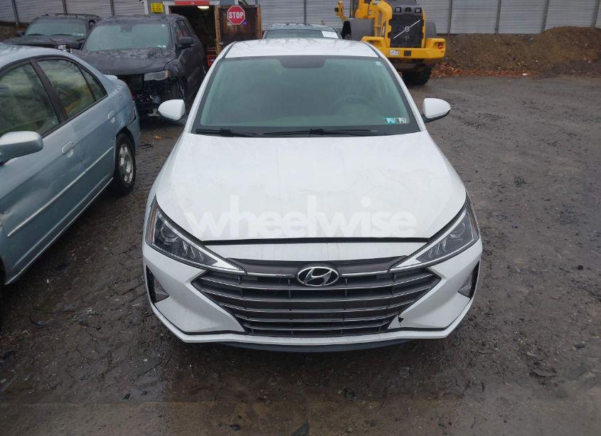 Photo 13 of 2019 Hyundai Elantra SE (VIN 5NPD74LFXKH445565)