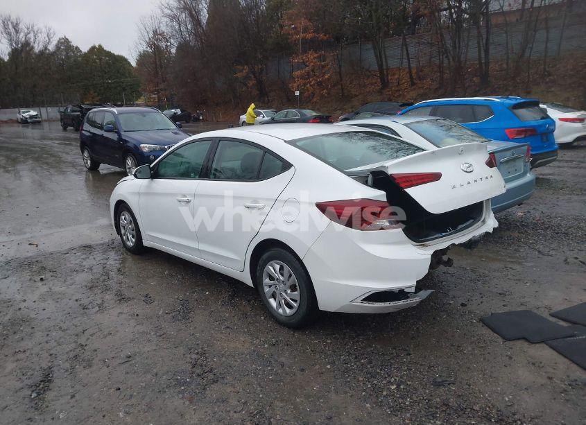 Photo 3 of 2019 Hyundai Elantra SE (VIN 5NPD74LFXKH445565)