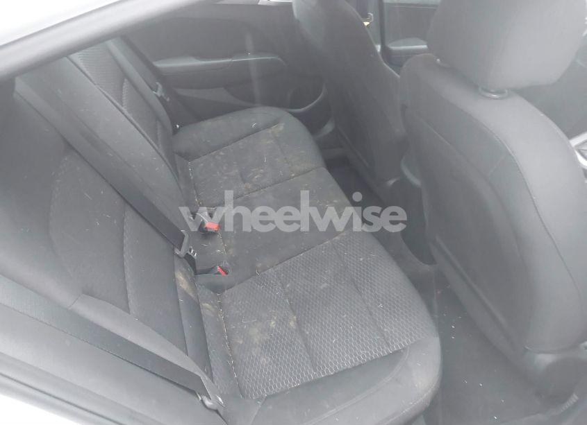 Photo 8 of 2019 Hyundai Elantra SE (VIN 5NPD74LFXKH445565)