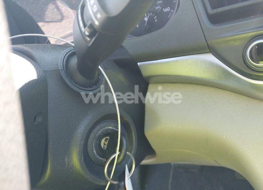 Photo 11 of 2019 Hyundai Elantra SE (VIN 5NPD74LFXKH467761)