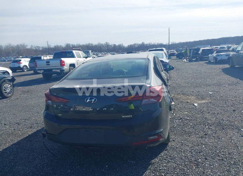 Photo 16 of 2019 Hyundai Elantra SE (VIN 5NPD74LFXKH467761)