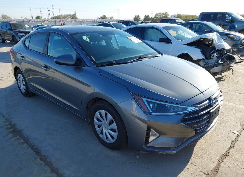2019 Hyundai Elantra SE (VIN 5NPD74LFXKH472054) main photo
