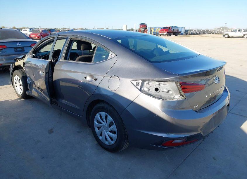 Photo 3 of 2019 Hyundai Elantra SE (VIN 5NPD74LFXKH472054)