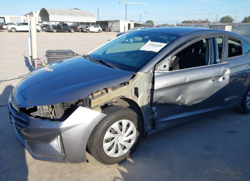 Photo 6 of 2019 Hyundai Elantra SE (VIN 5NPD74LFXKH472054)