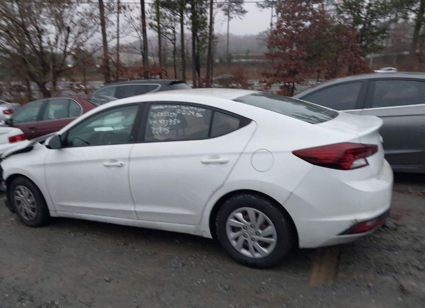 Photo 13 of 2019 Hyundai Elantra SE (VIN 5NPD74LFXKH473950)