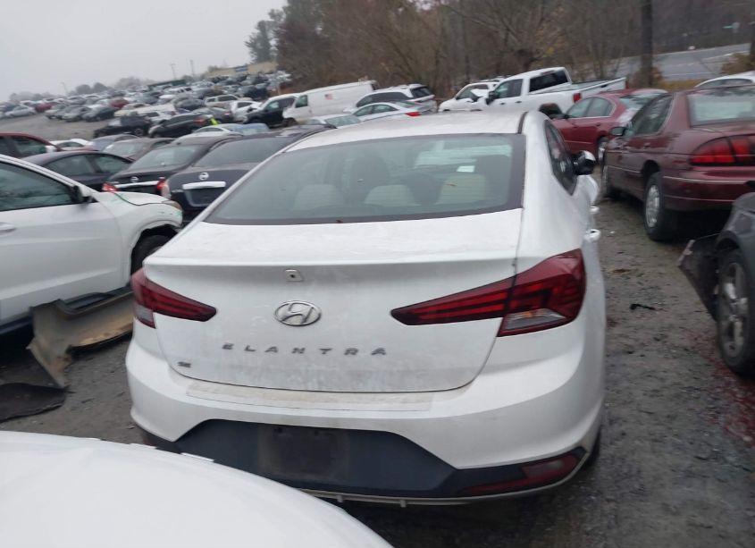 Photo 15 of 2019 Hyundai Elantra SE (VIN 5NPD74LFXKH473950)