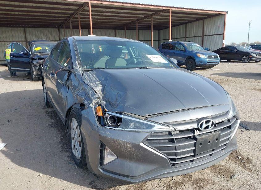 2019 Hyundai Elantra SE (VIN 5NPD74LFXKH487511) main photo