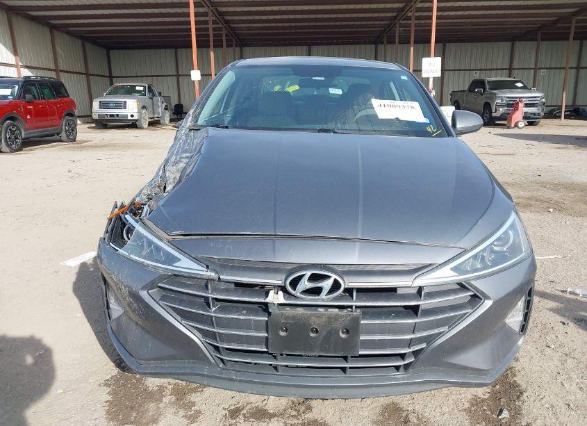 Photo 12 of 2019 Hyundai Elantra SE (VIN 5NPD74LFXKH487511)