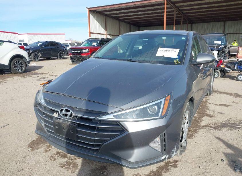 Photo 2 of 2019 Hyundai Elantra SE (VIN 5NPD74LFXKH487511)