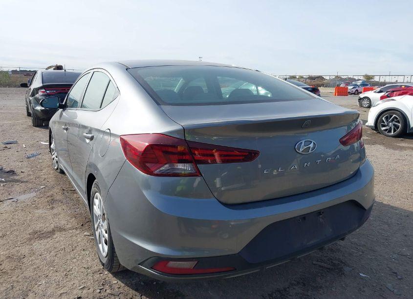 Photo 3 of 2019 Hyundai Elantra SE (VIN 5NPD74LFXKH487511)
