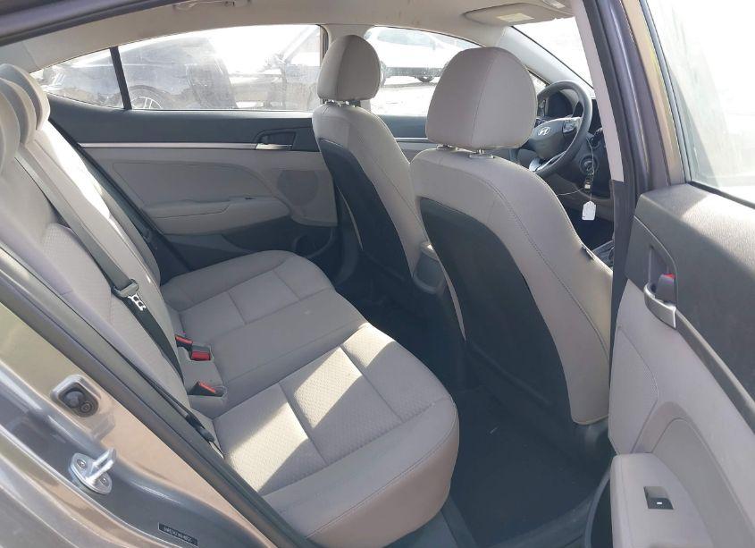 Photo 7 of 2019 Hyundai Elantra SE (VIN 5NPD74LFXKH487511)