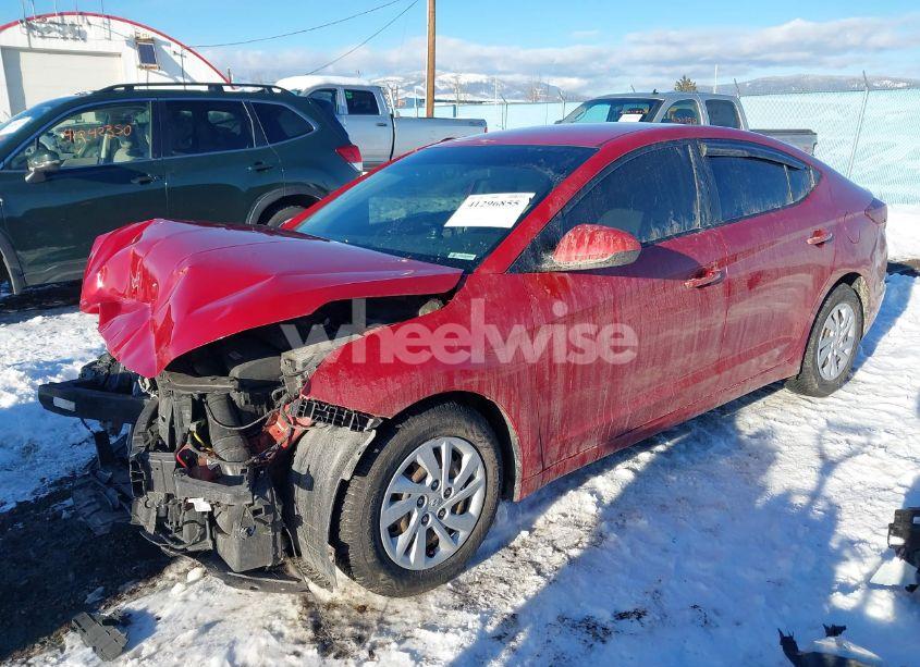 Photo 2 of 2019 Hyundai Elantra SE (VIN 5NPD74LFXKH493230)