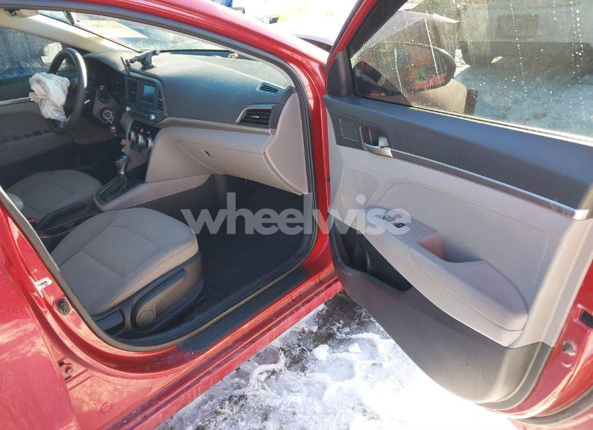 Photo 5 of 2019 Hyundai Elantra SE (VIN 5NPD74LFXKH493230)