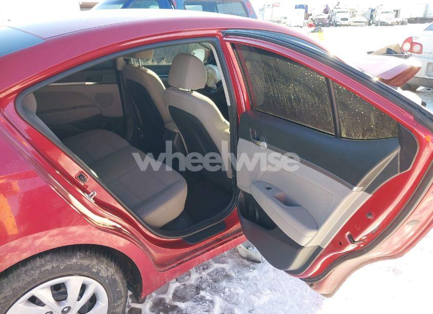 Photo 8 of 2019 Hyundai Elantra SE (VIN 5NPD74LFXKH493230)