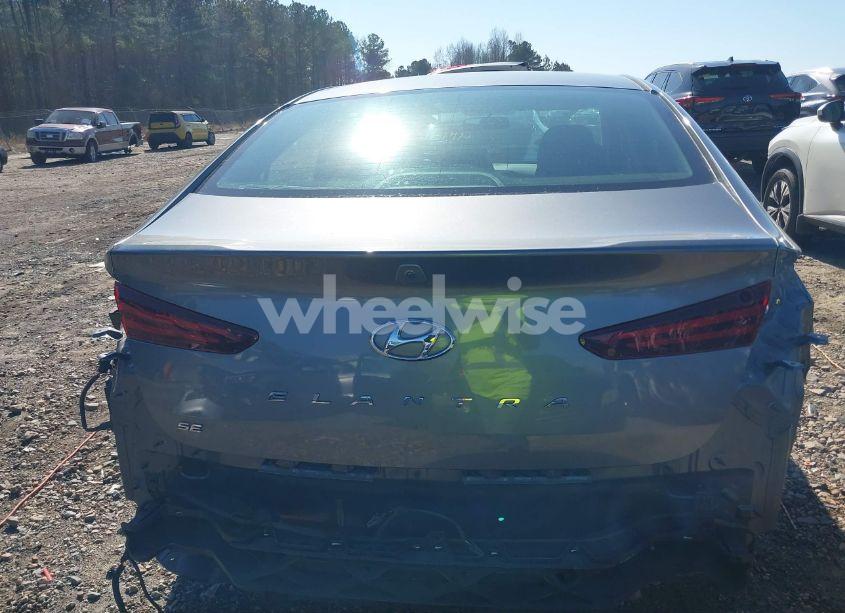 Photo 17 of 2019 Hyundai Elantra SE (VIN 5NPD74LFXKH495317)