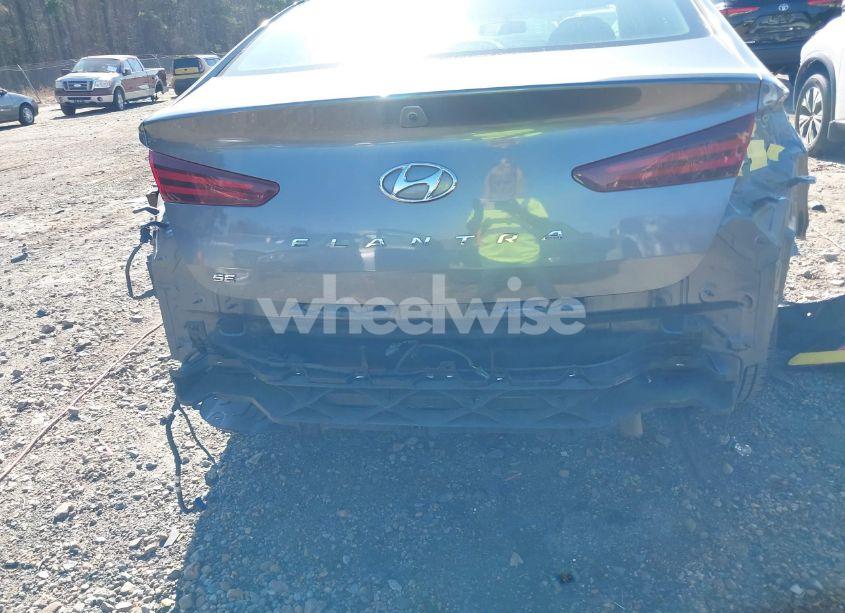 Photo 6 of 2019 Hyundai Elantra SE (VIN 5NPD74LFXKH495317)