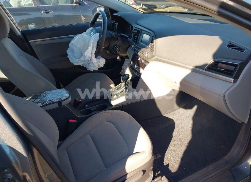 Photo 5 of 2020 Hyundai Elantra SE (VIN 5NPD74LFXLH501828)