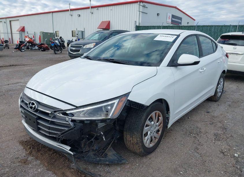 Photo 2 of 2020 Hyundai Elantra SE (VIN 5NPD74LFXLH543514)
