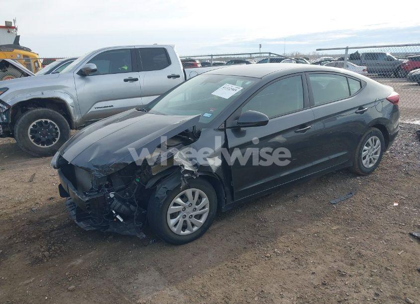Photo 2 of 2020 Hyundai Elantra SE (VIN 5NPD74LFXLH553413)