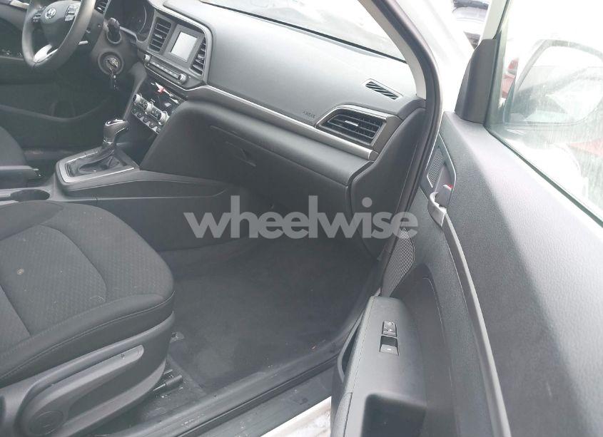 Photo 5 of 2020 Hyundai Elantra SE (VIN 5NPD74LFXLH584483)