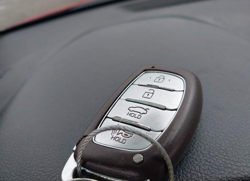 Photo 11 of 2017 Hyundai Elantra LIMITED (VIN 5NPD84LF0HH000564)