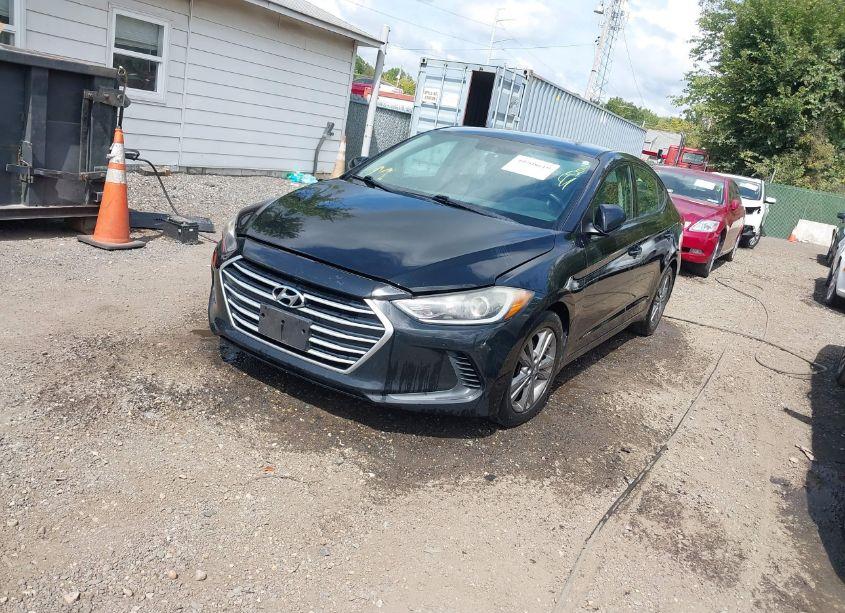 Photo 2 of 2017 Hyundai Elantra SE (VIN 5NPD84LF0HH000841)