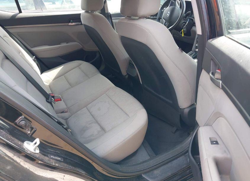 Photo 8 of 2017 Hyundai Elantra SE (VIN 5NPD84LF0HH000841)