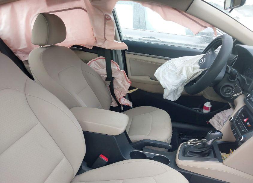 Photo 5 of 2017 Hyundai Elantra SE (VIN 5NPD84LF0HH000886)