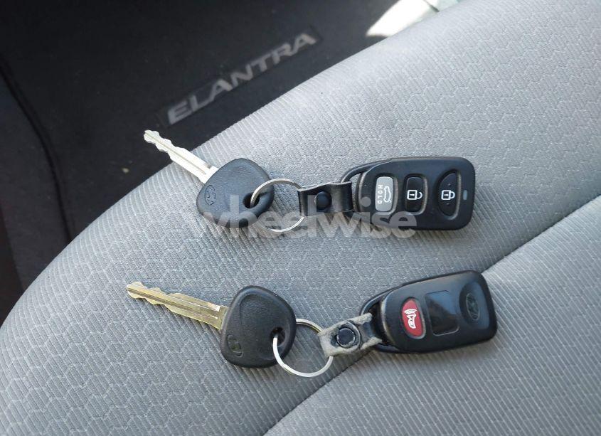 Photo 11 of 2017 Hyundai Elantra SE (VIN 5NPD84LF0HH001908)